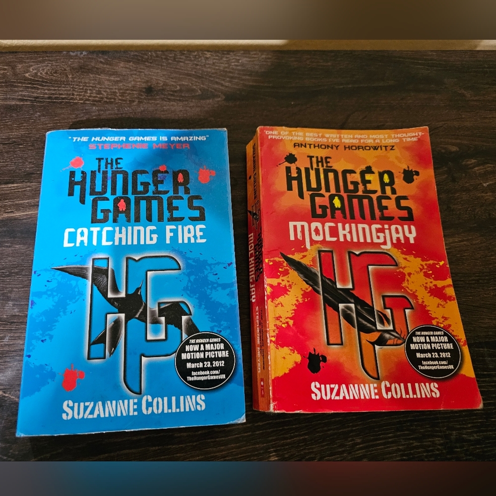 Hunger Games Catching Fire & Mockingjay Scholastic Limited Edition Books 2 & 3